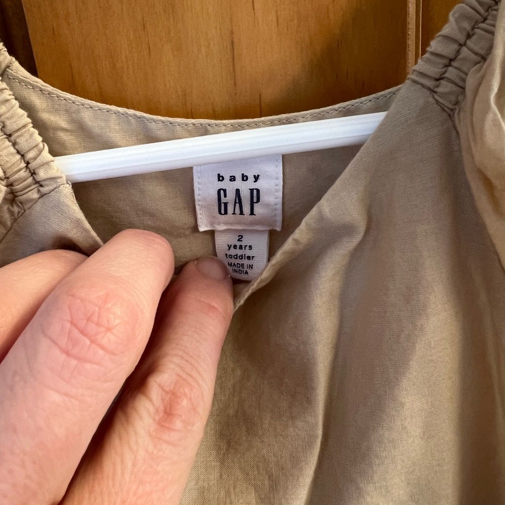 Gap Toddler eyelet dress! 4 for $20, anything $8 and under, bundle and offer! - Picture 3 of 4